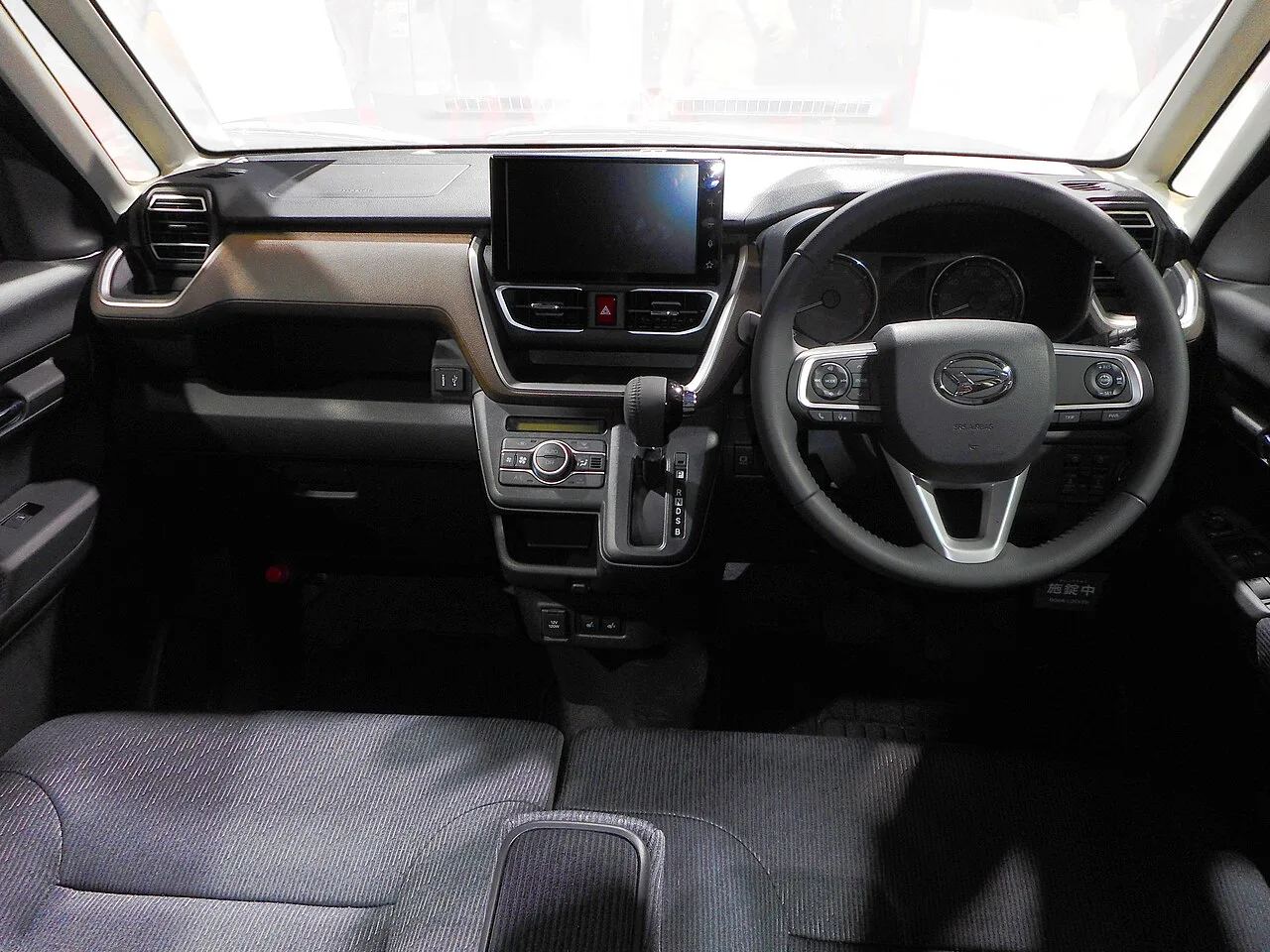 Daihatsu Move LA850, interior