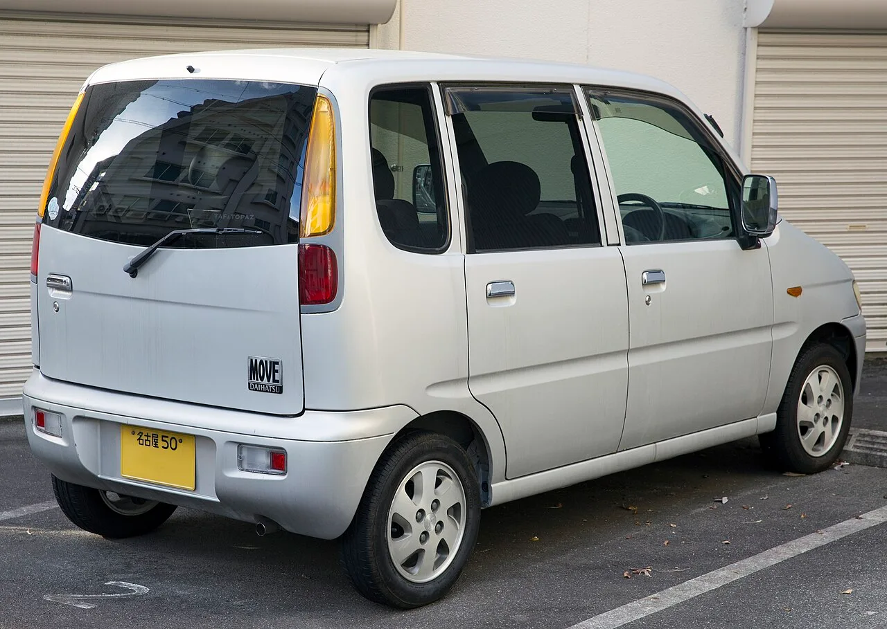 Daihatsu Move L900/L910, rear