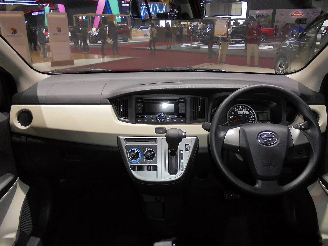 Daihatsu Sigra / Toyota Calya B400, interior