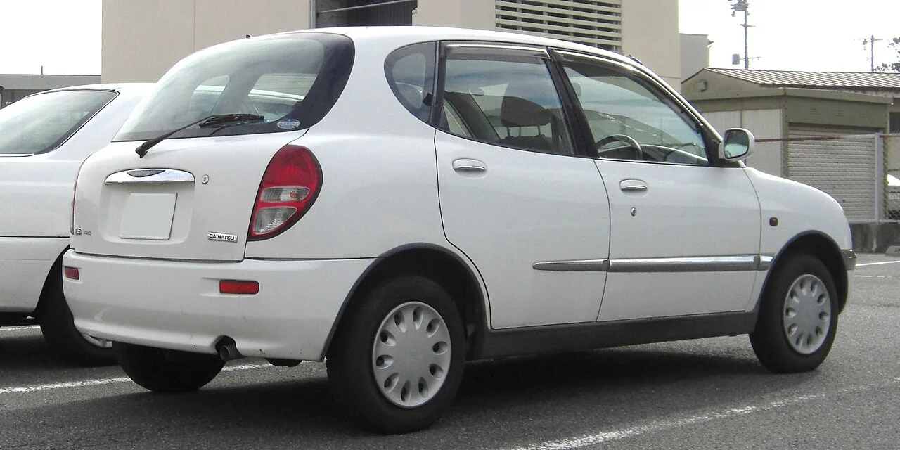 Daihatsu Storia M100, rear