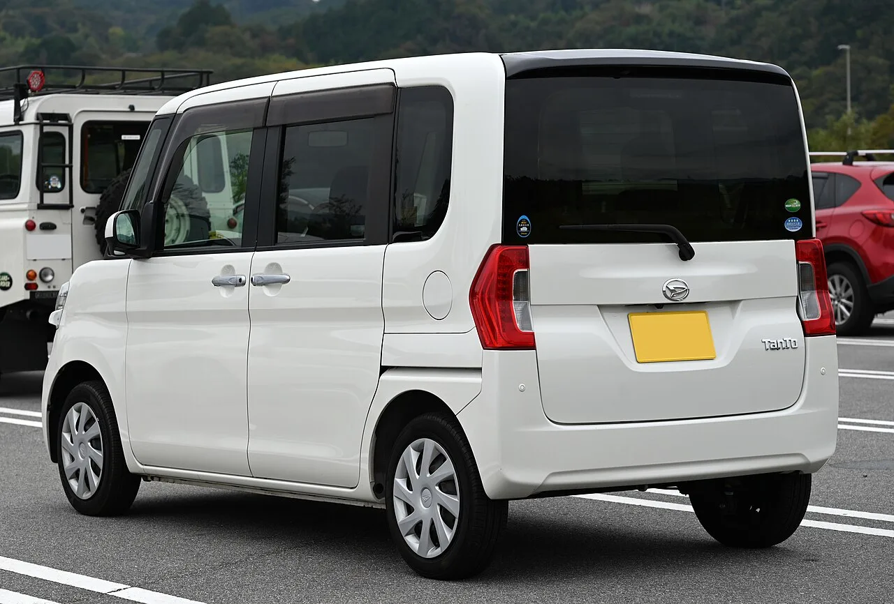 Daihatsu Tanto third generation LA600, rear