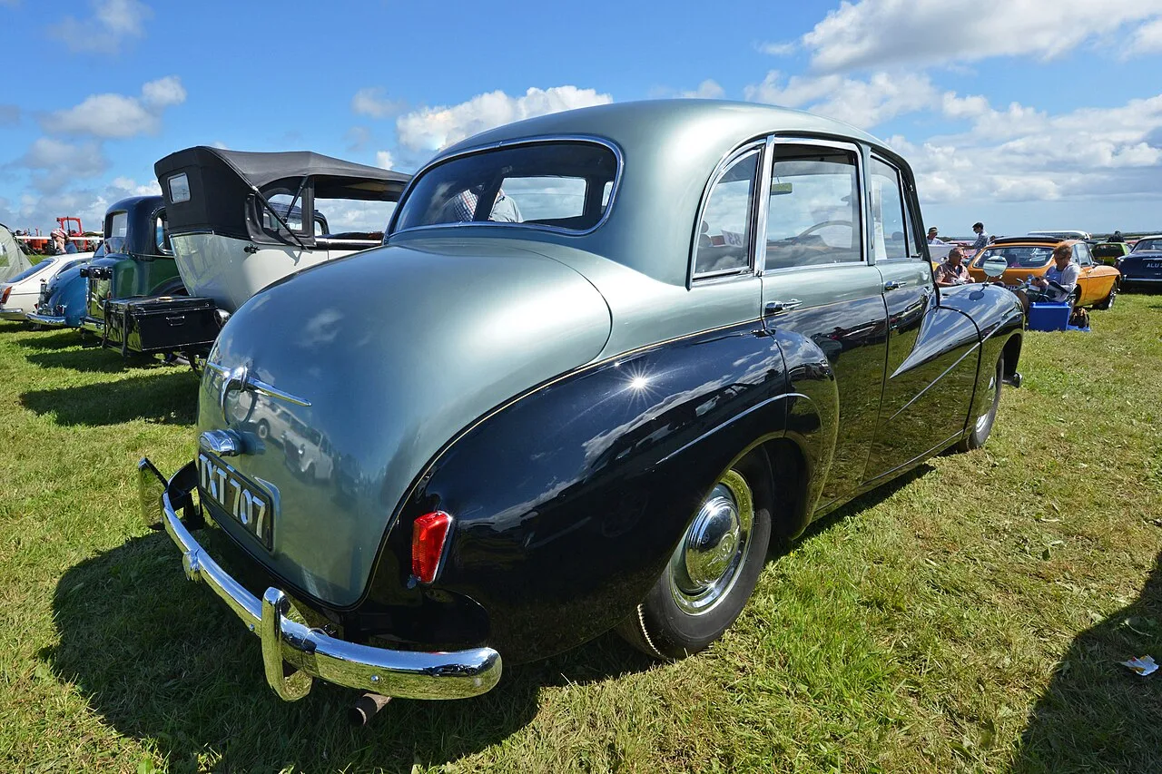 Daimler Conquest, rear