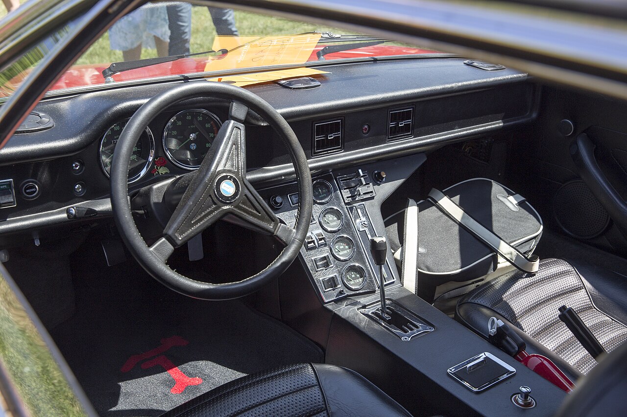 De Tomaso Pantera, interior
