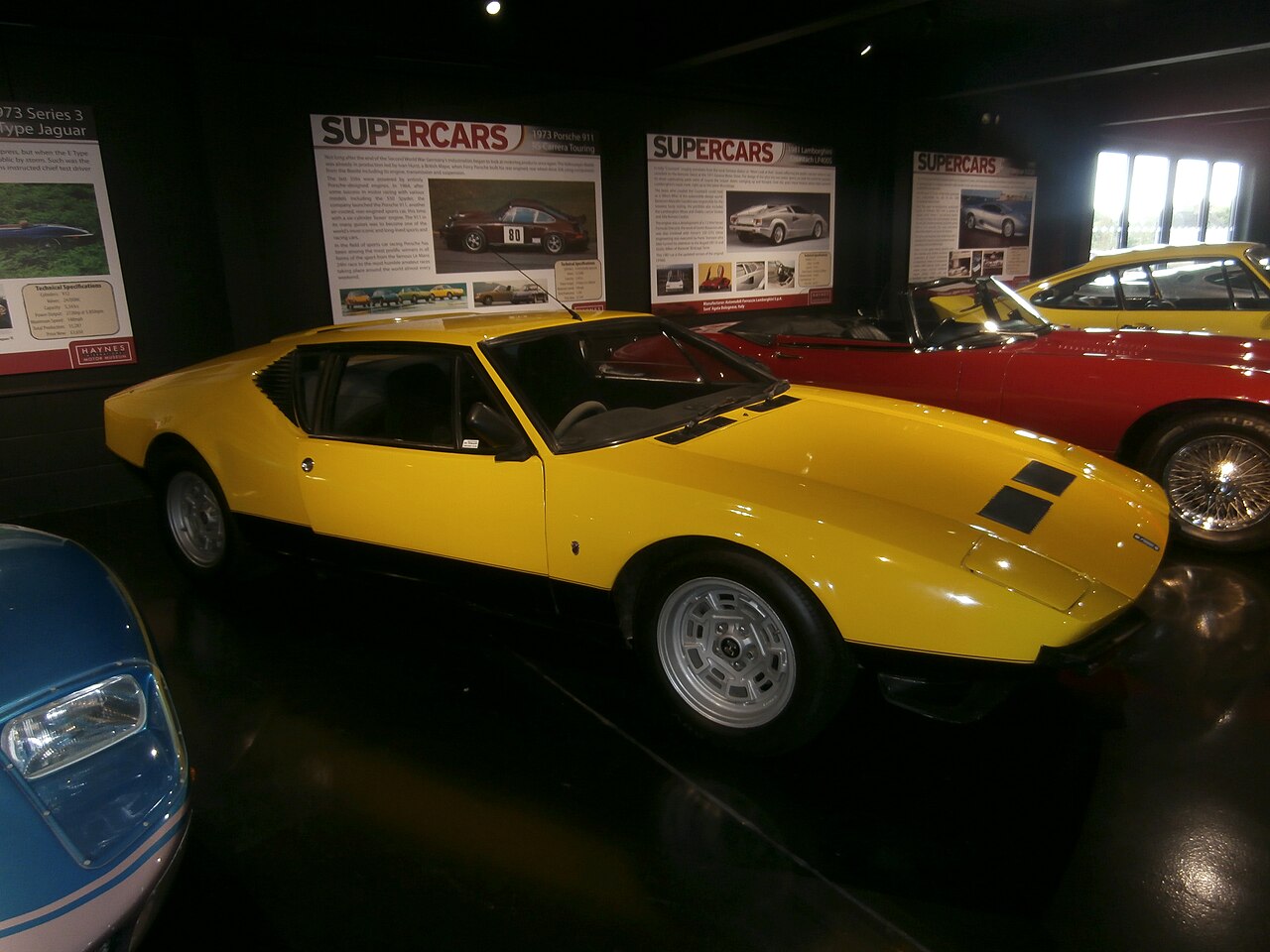 De Tomaso Pantera, side