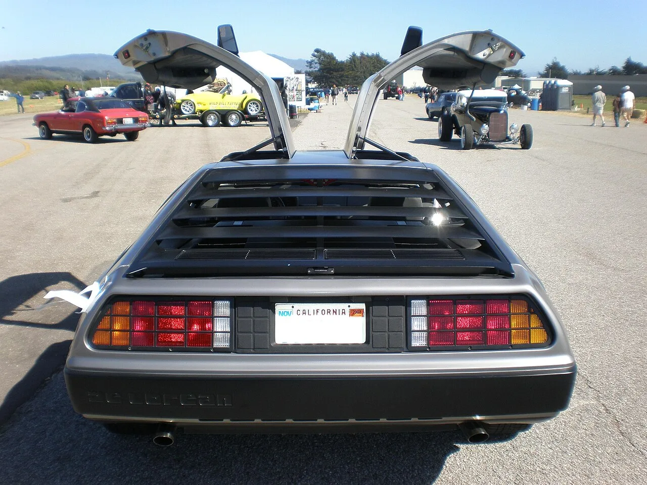 DeLorean DMC-12, rear