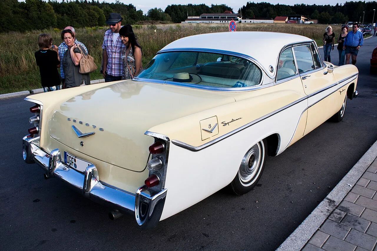 DeSoto Firedome, rear