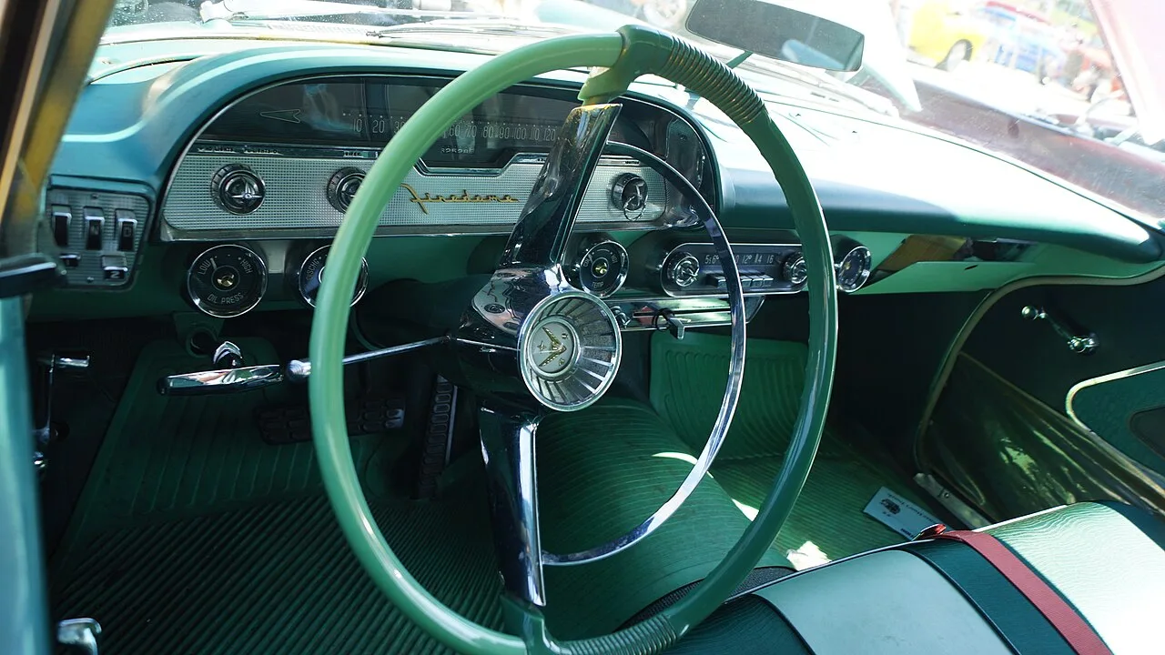 DeSoto Firedome, interior