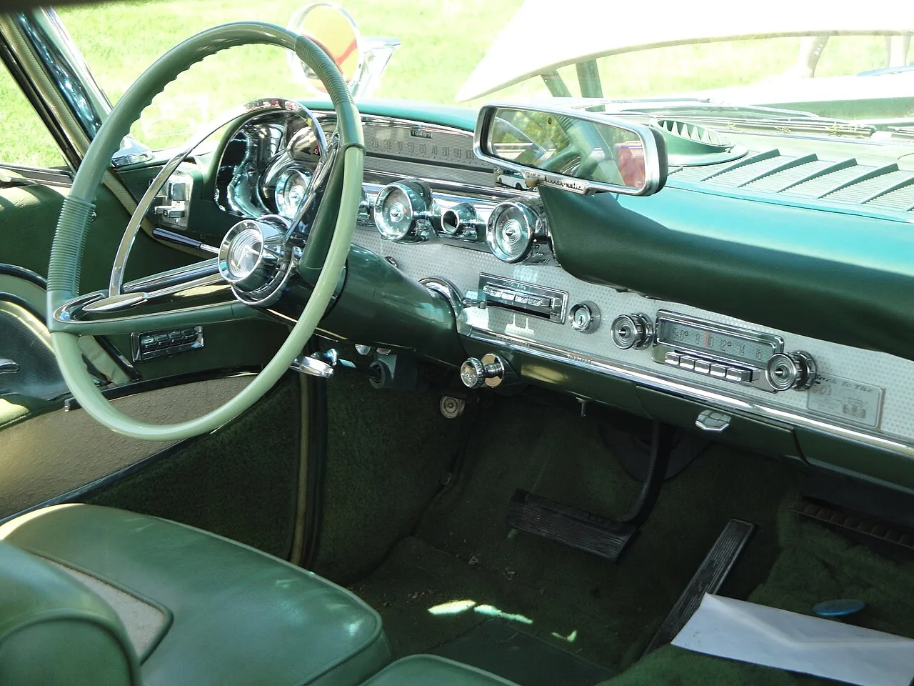 DeSoto Fireflite, interior