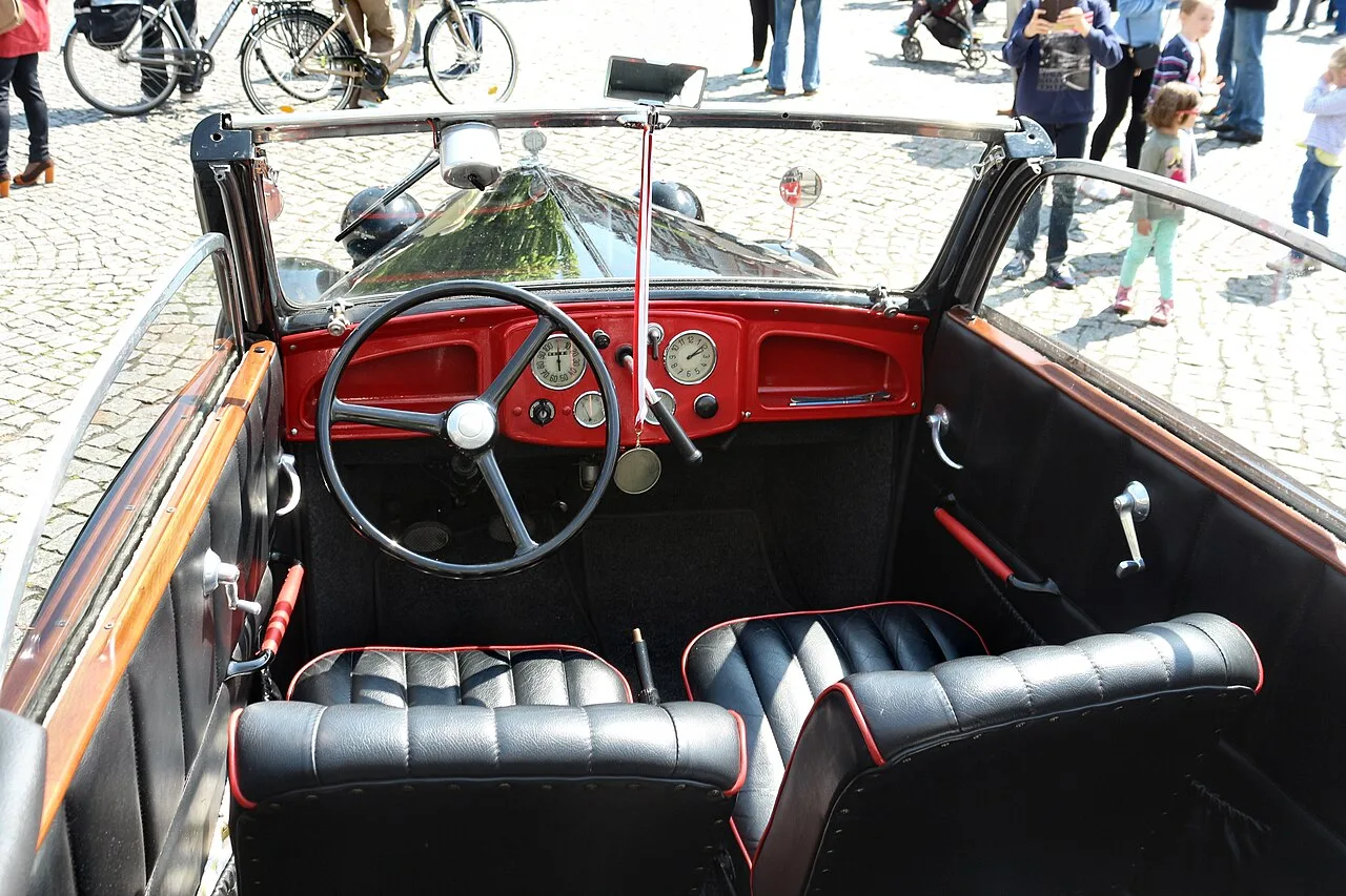 DKW F8, interior