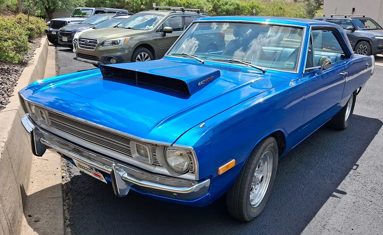 Dodge 440 and 440, side