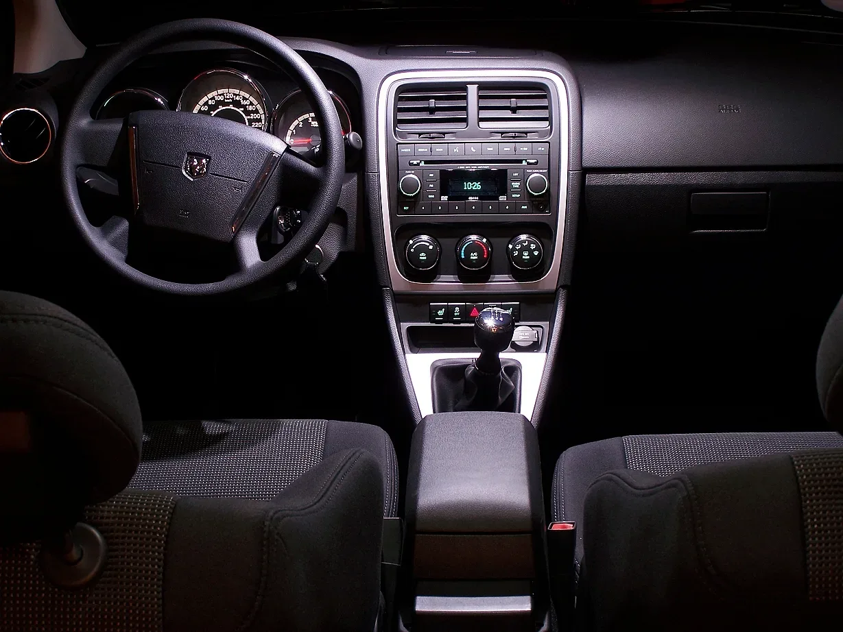Dodge Caliber, interior