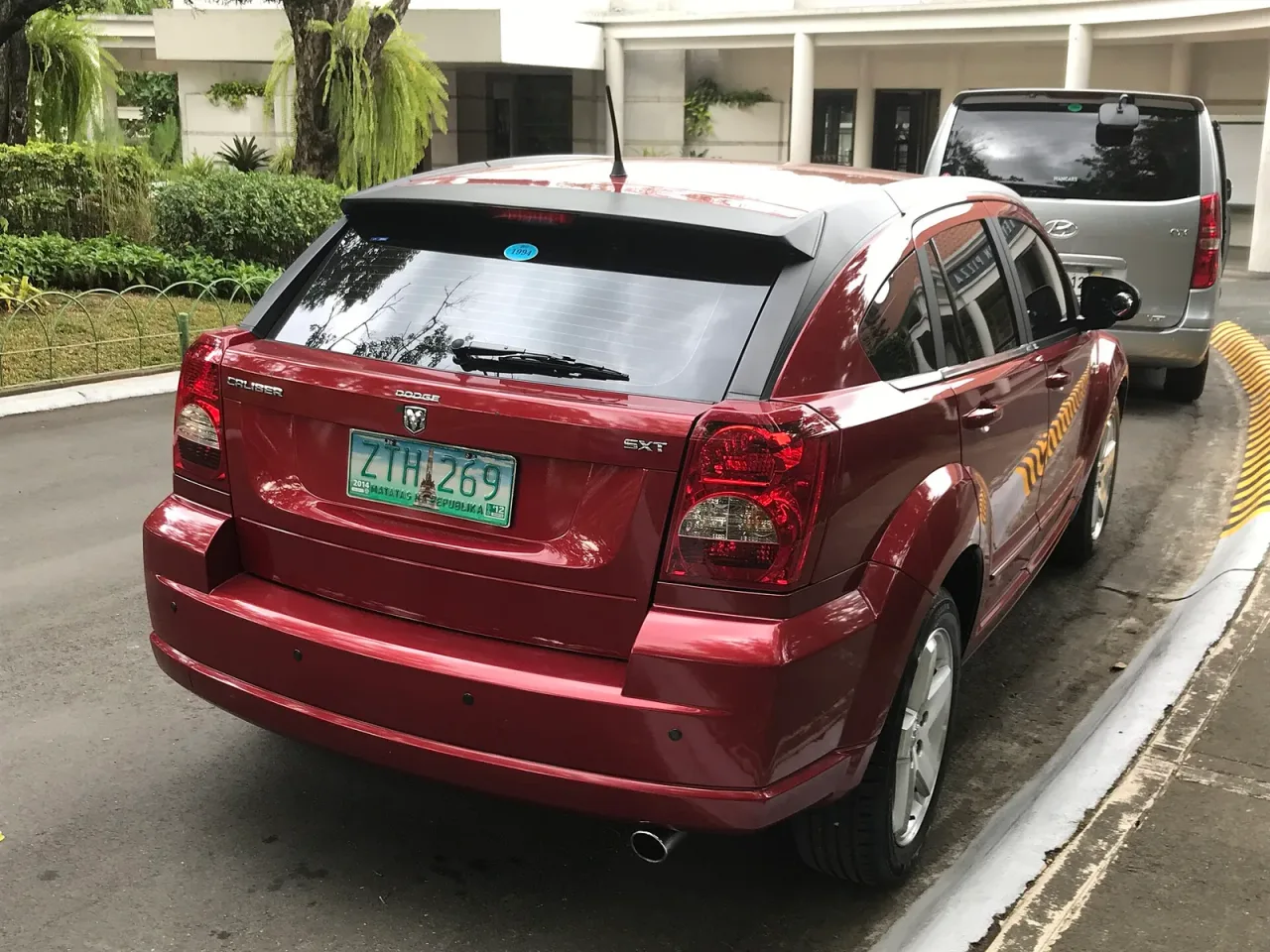 Dodge Caliber, side