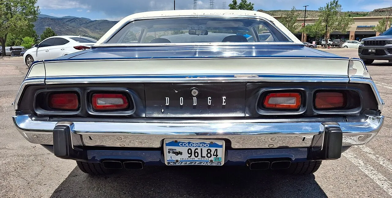 Dodge Challenger, rear