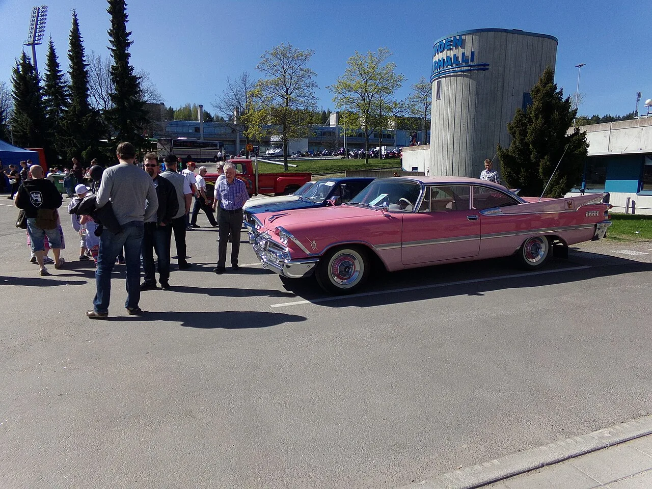 Dodge Custom Royal, side
