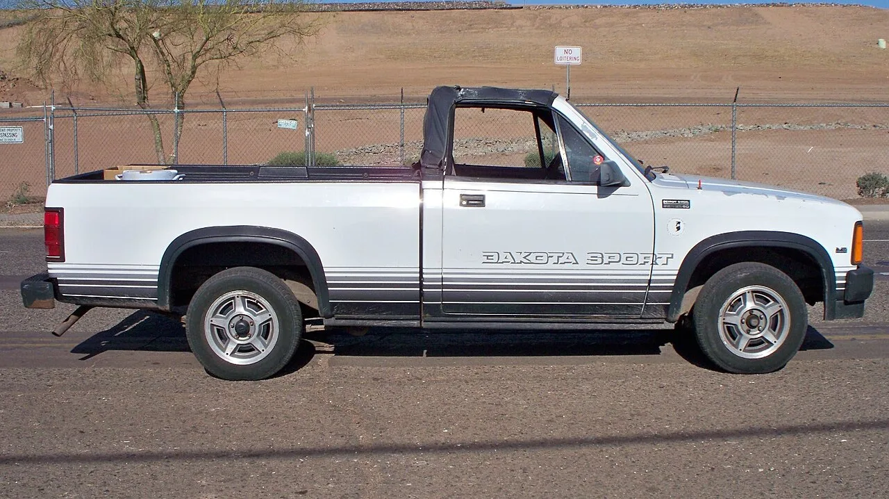 Dodge Dakota first generation, side