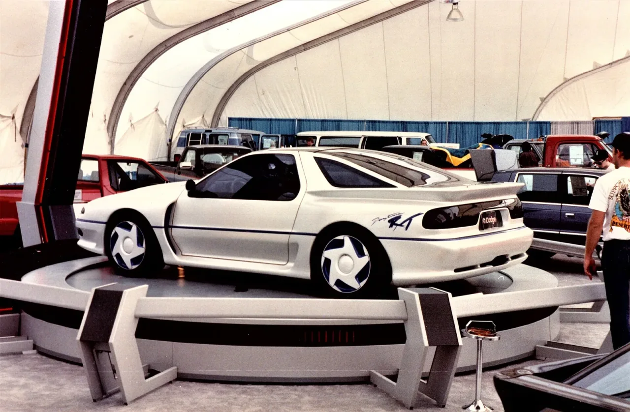 Dodge Daytona, rear