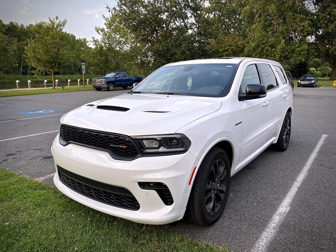 Dodge Durango, side