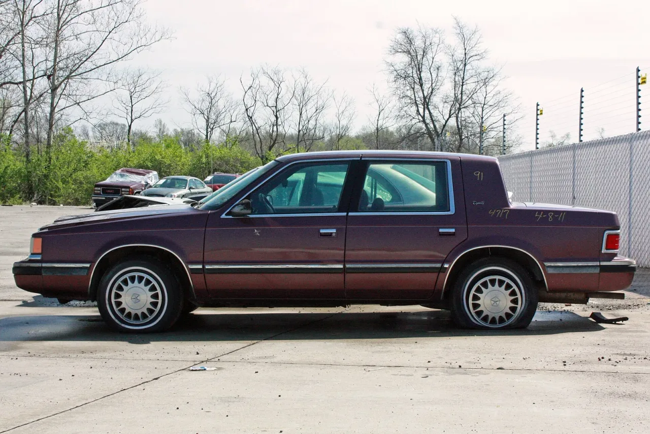 Dodge Dynasty, side