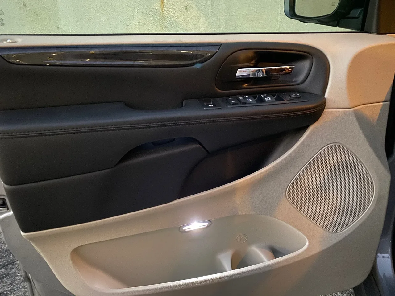 Dodge Grand Caravan, interior