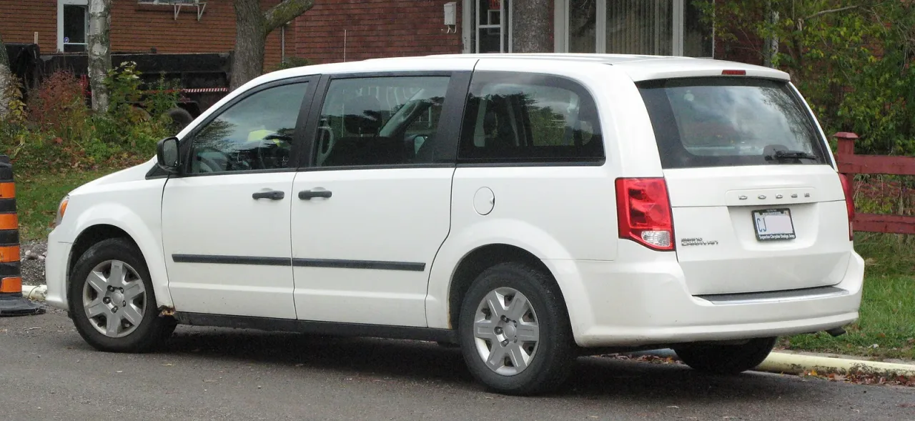 Dodge Grand Caravan, rear