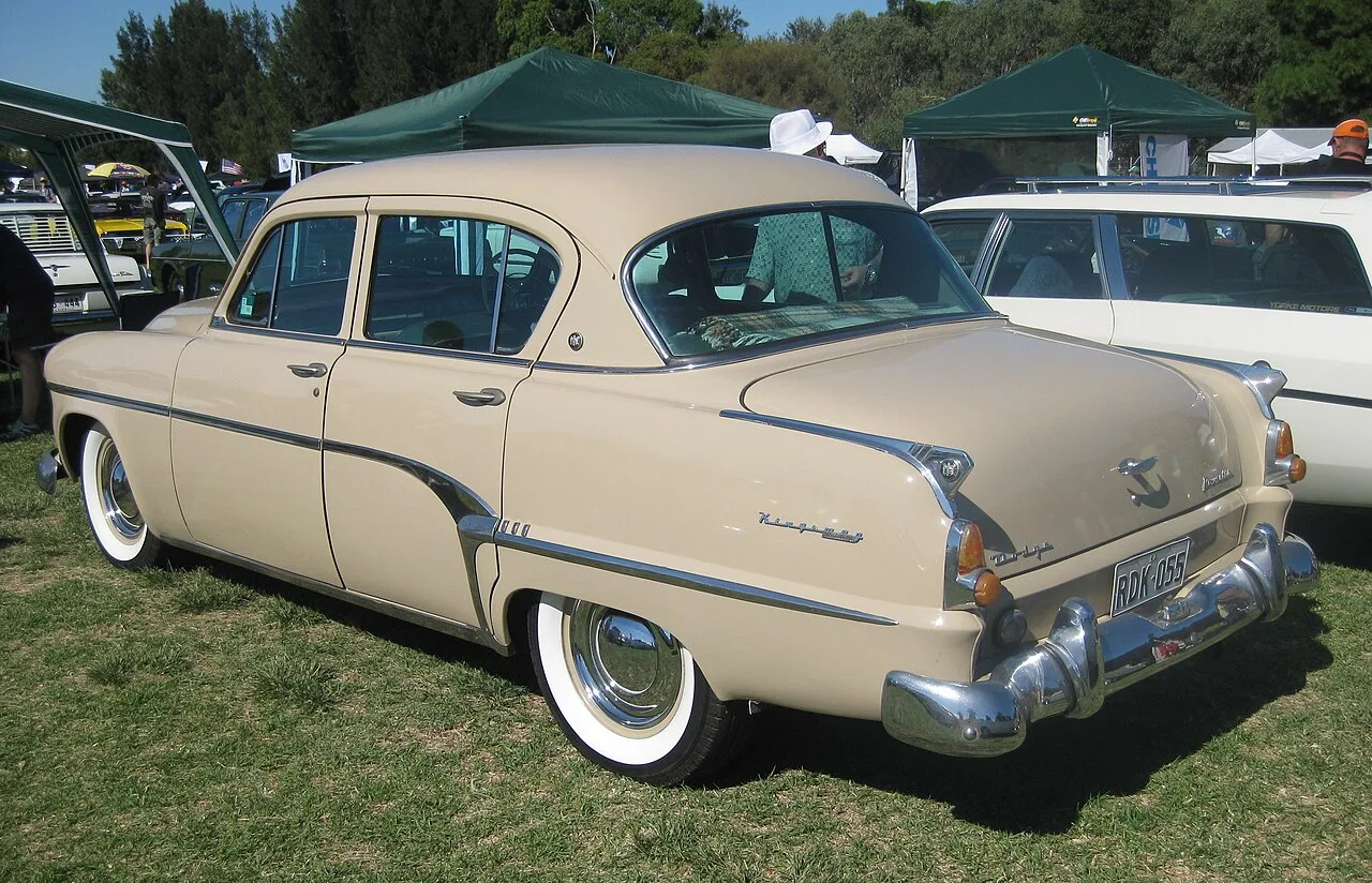 Dodge Kingsway, rear
