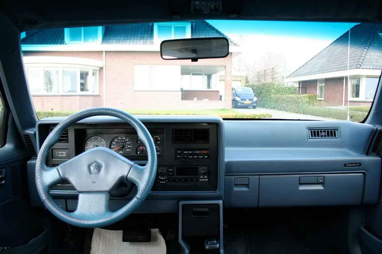 Dodge Lancer, interior