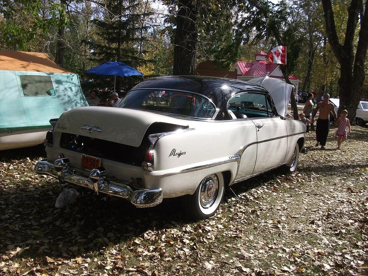 Dodge Mayfair, rear