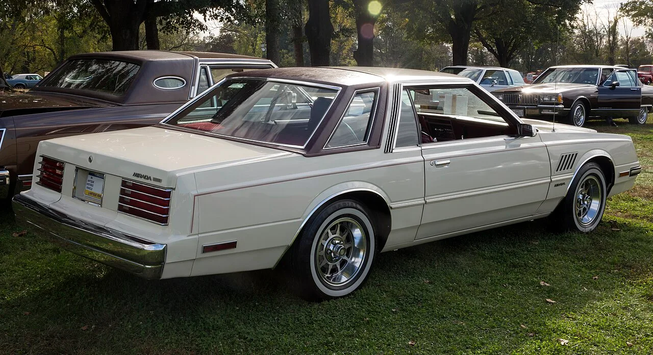 Dodge Mirada, rear
