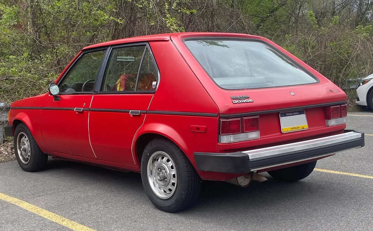 Dodge Omni, rear