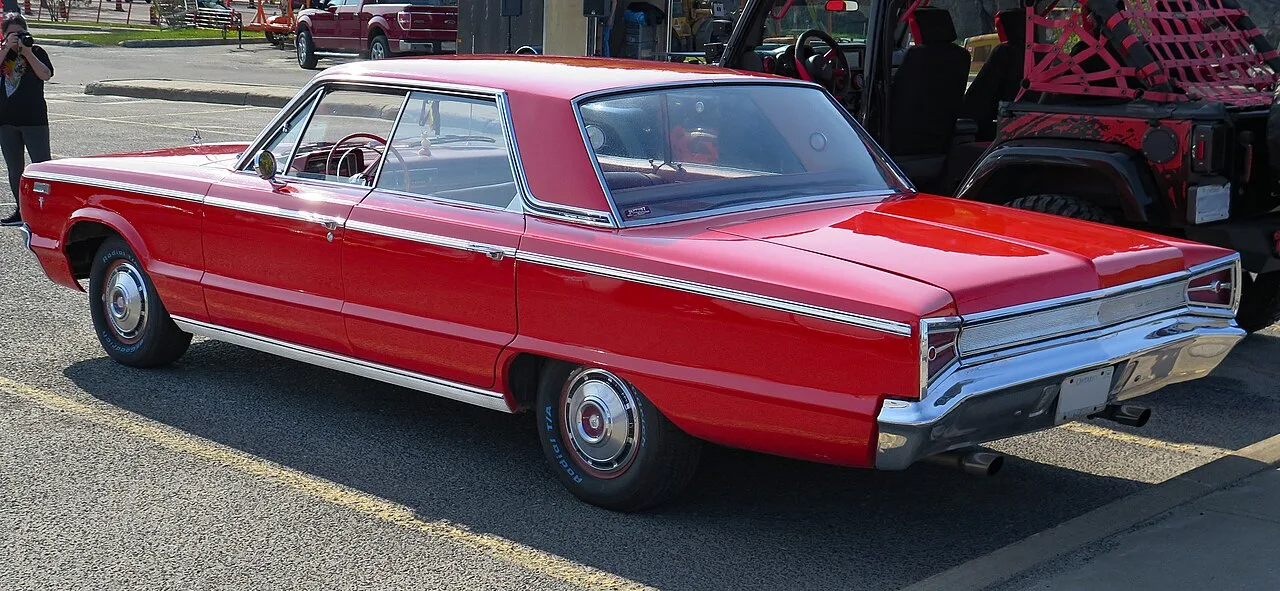 Dodge Polara, rear