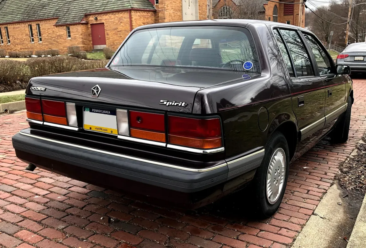 Dodge Spirit, rear