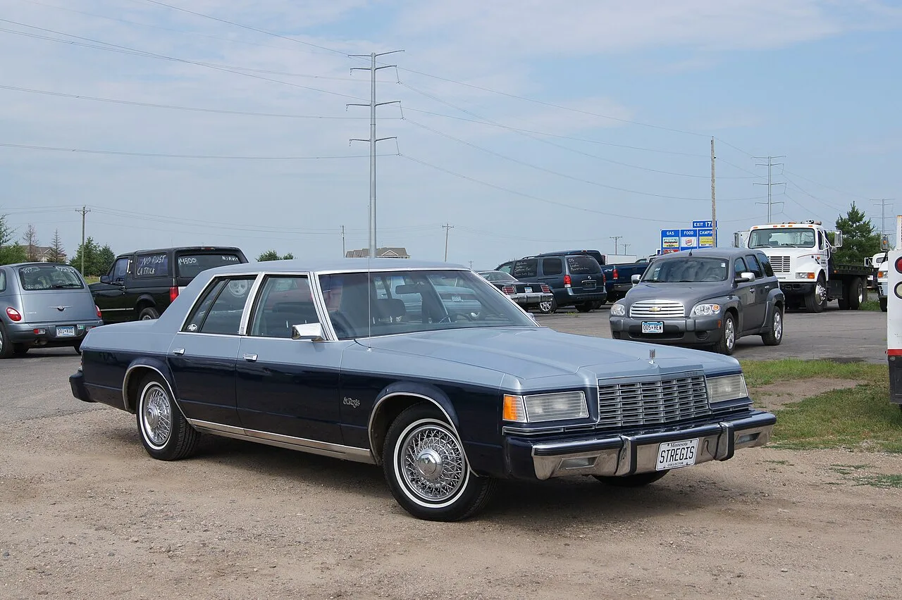 Dodge St. Regis, rear