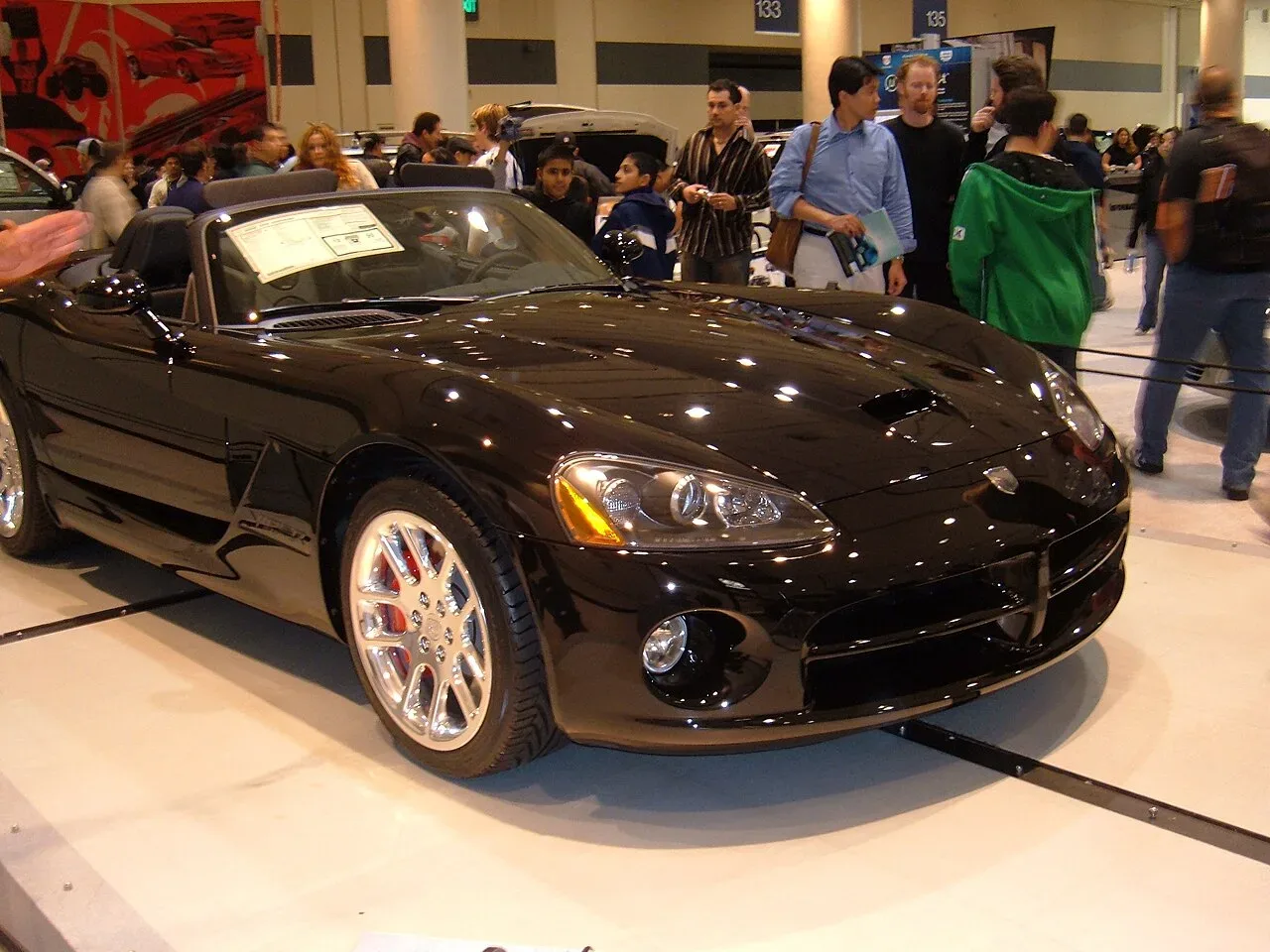 Dodge Viper SRT-10, side
