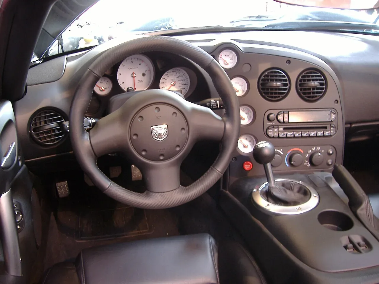 Dodge Viper SRT-10, interior