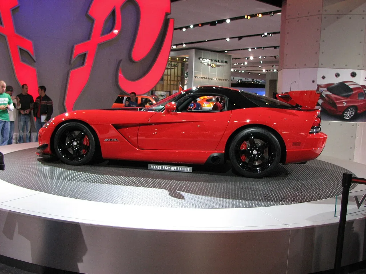 Dodge Viper SRT-10, side