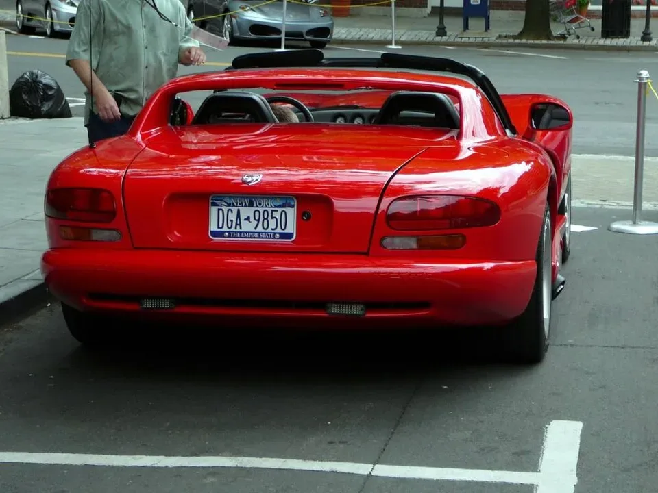 Dodge Viper, rear