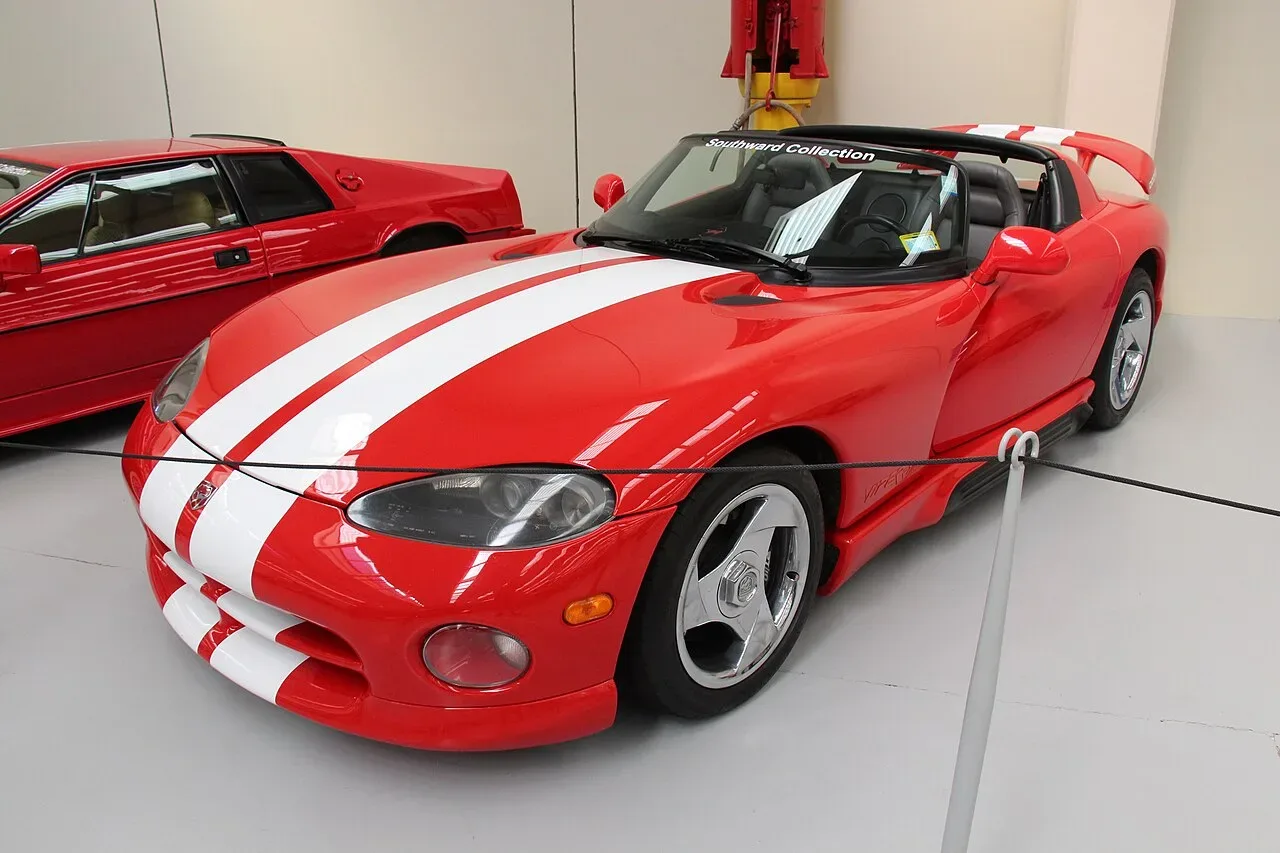 Dodge Viper, side
