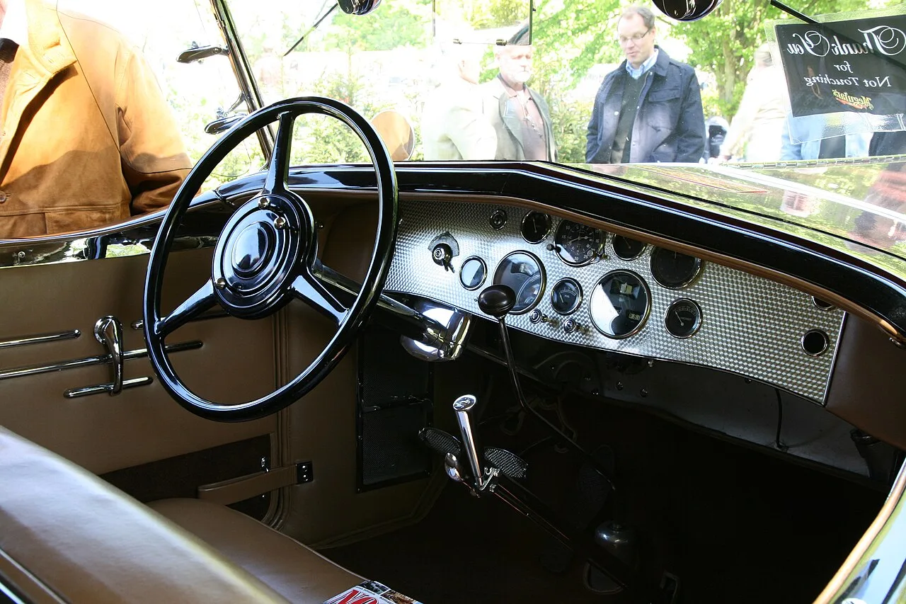 Duesenberg Model J, interior