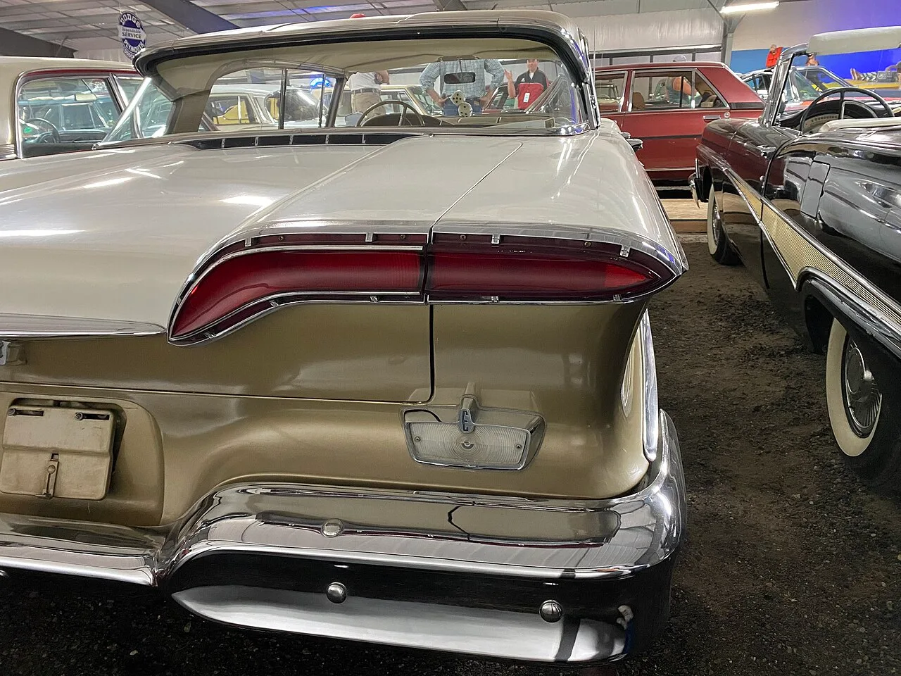 Edsel Corsair, rear