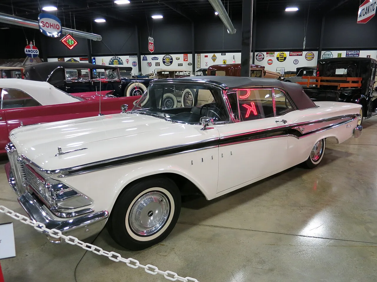 Edsel Corsair, side