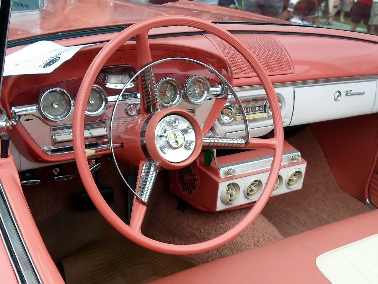 Edsel Pacer, interior