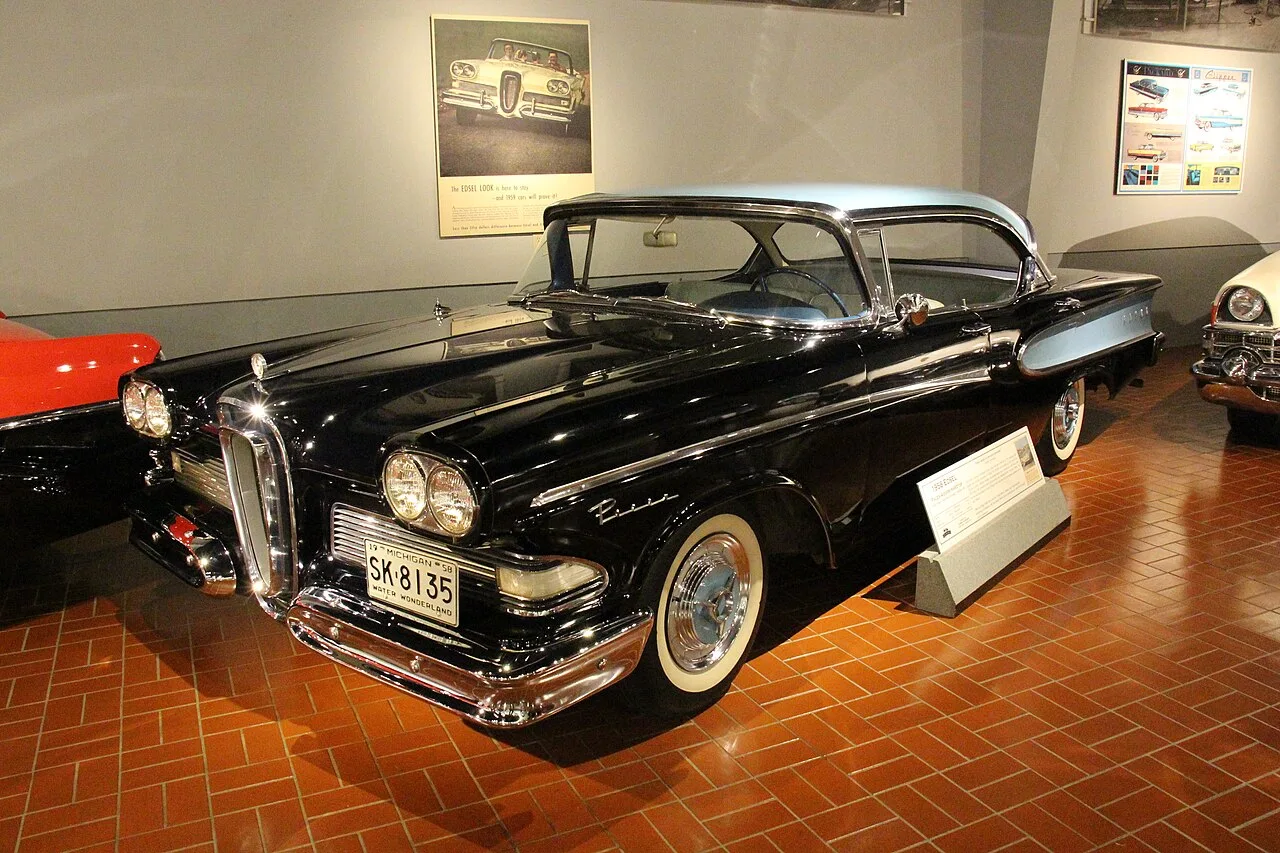 Edsel Pacer, side
