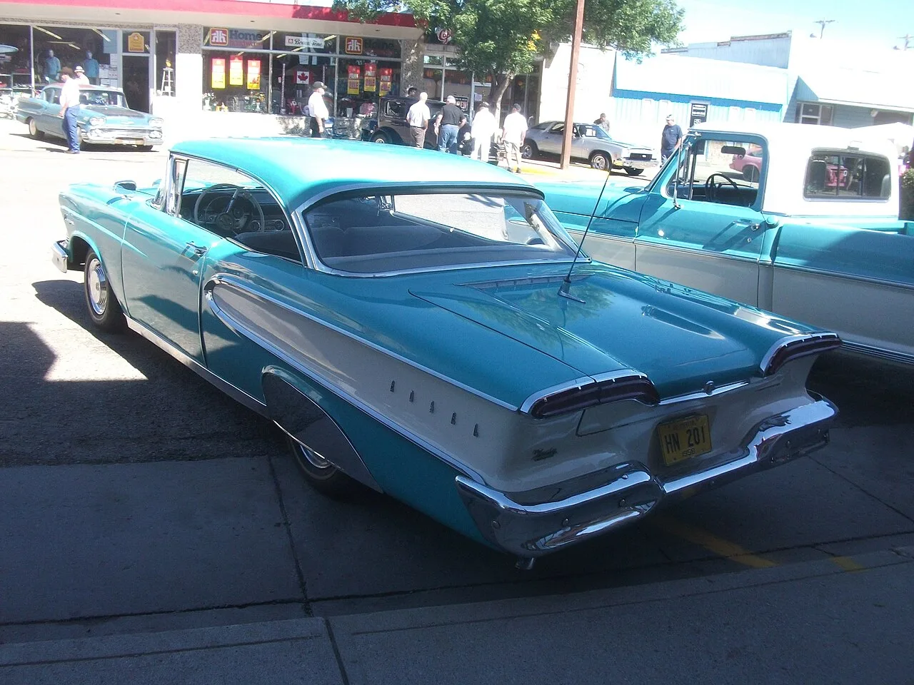 Edsel Ranger, rear