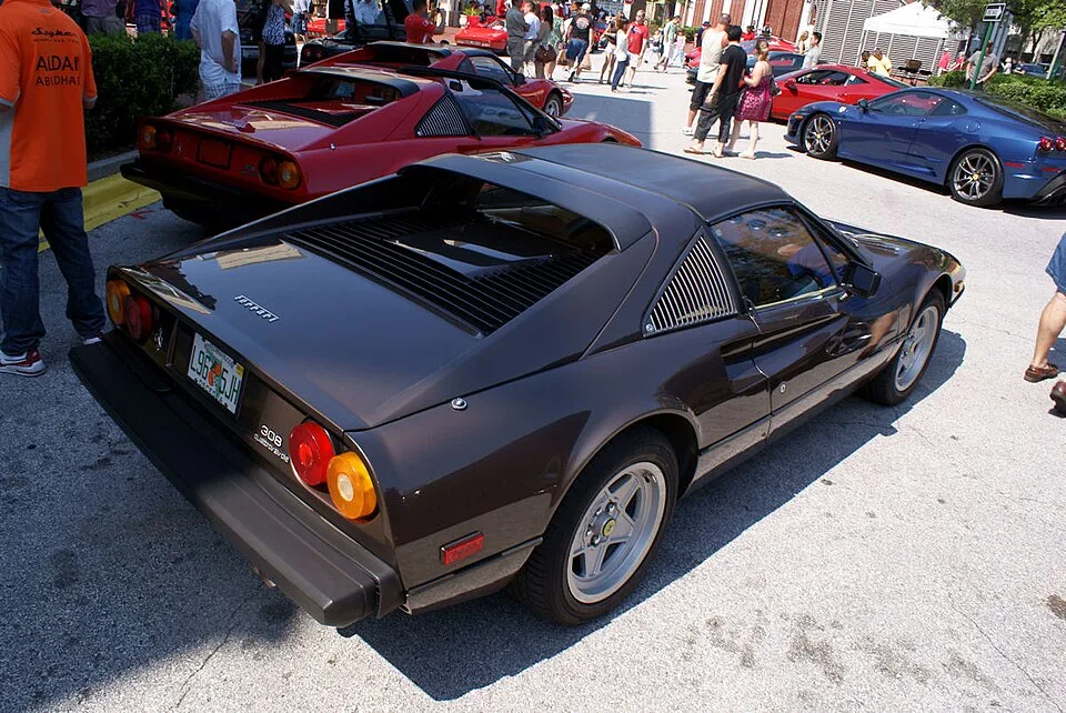 Ferrari 308 GTB/GTS, rear