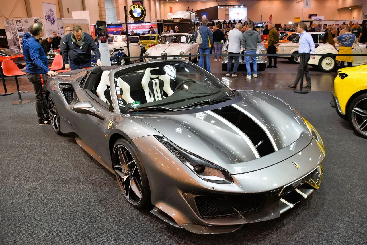 Ferrari 488 Pista Spider, rear