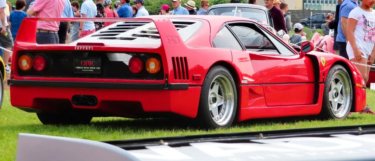 Ferrari F40, rear