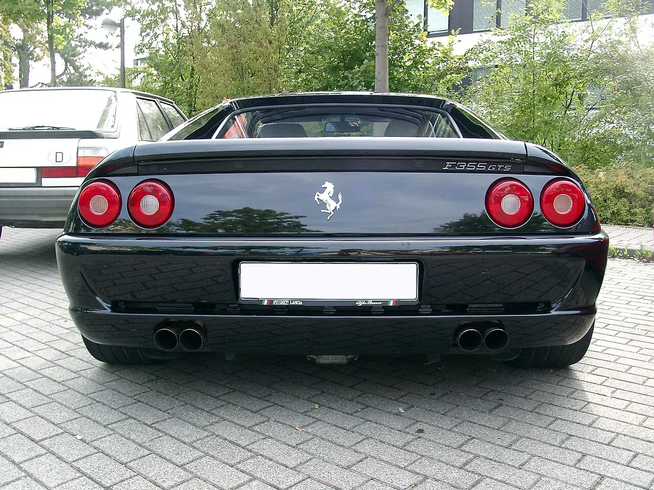 Ferrari F355, rear