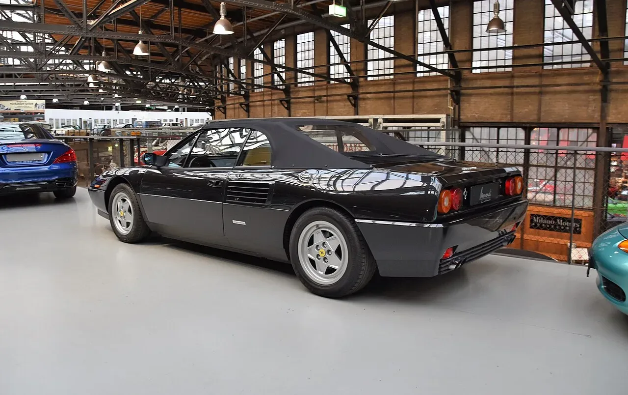 Ferrari Mondial T/Cabriolet, rear