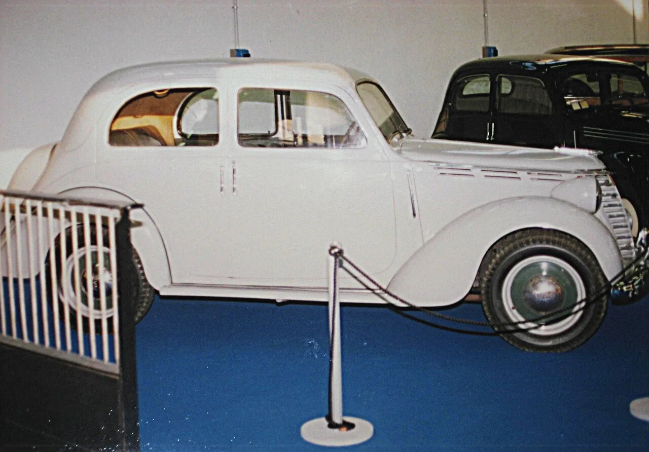 Fiat 1100 R, side