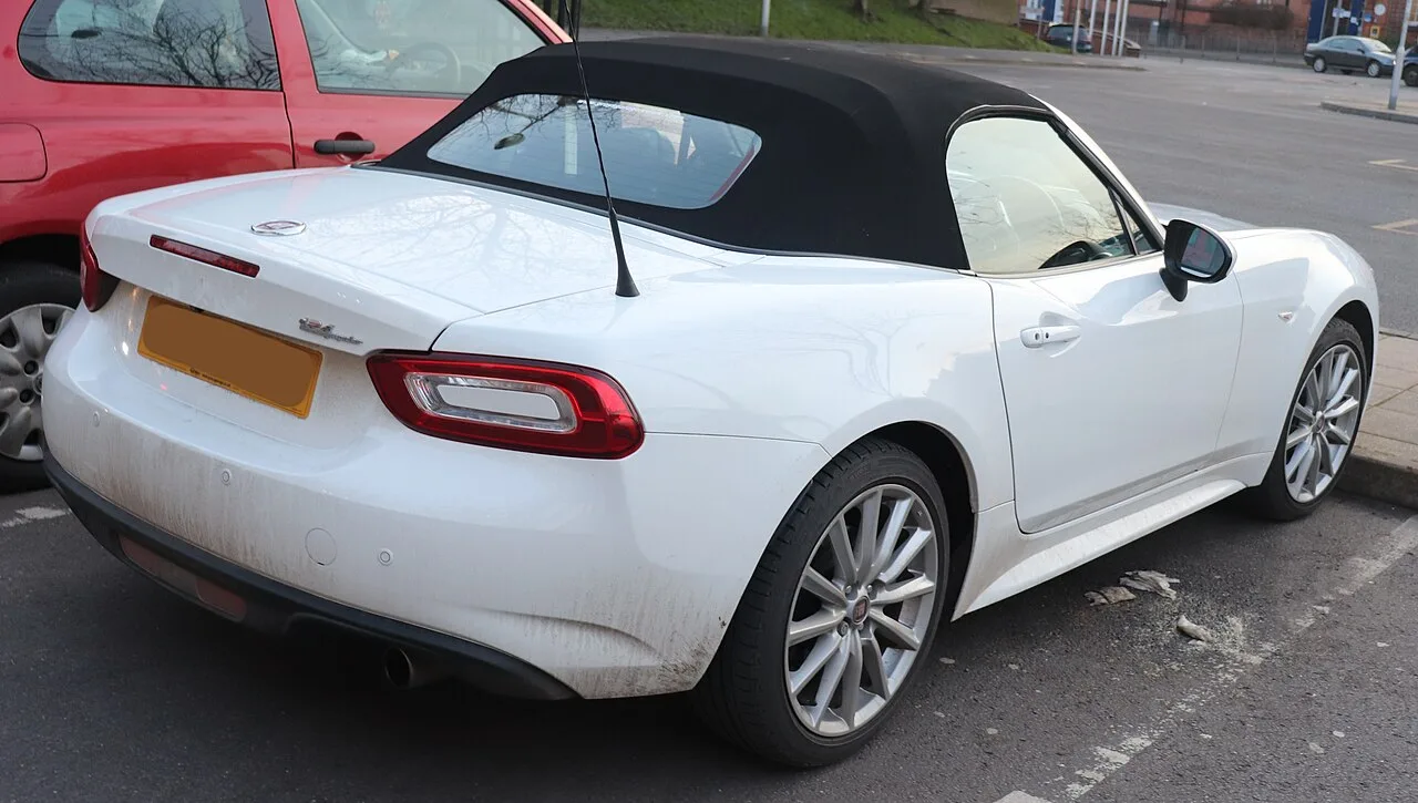 Fiat 124 Spider Abarth, rear